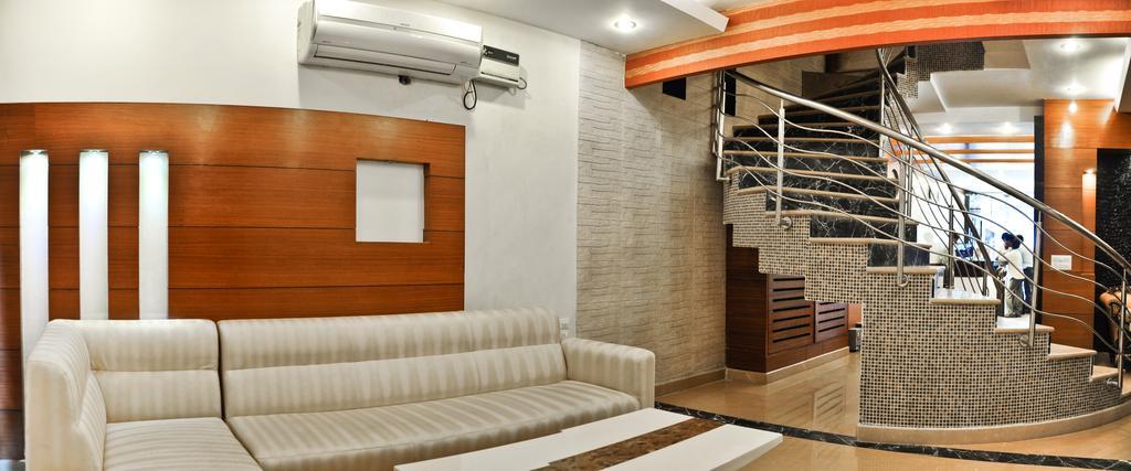 Hotel Vanson Villa - Near Connaught Place Nueva Delhi Exterior foto