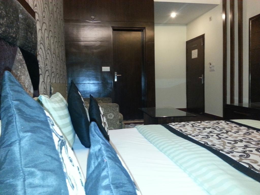 Hotel Vanson Villa - Near Connaught Place Nueva Delhi Habitación foto